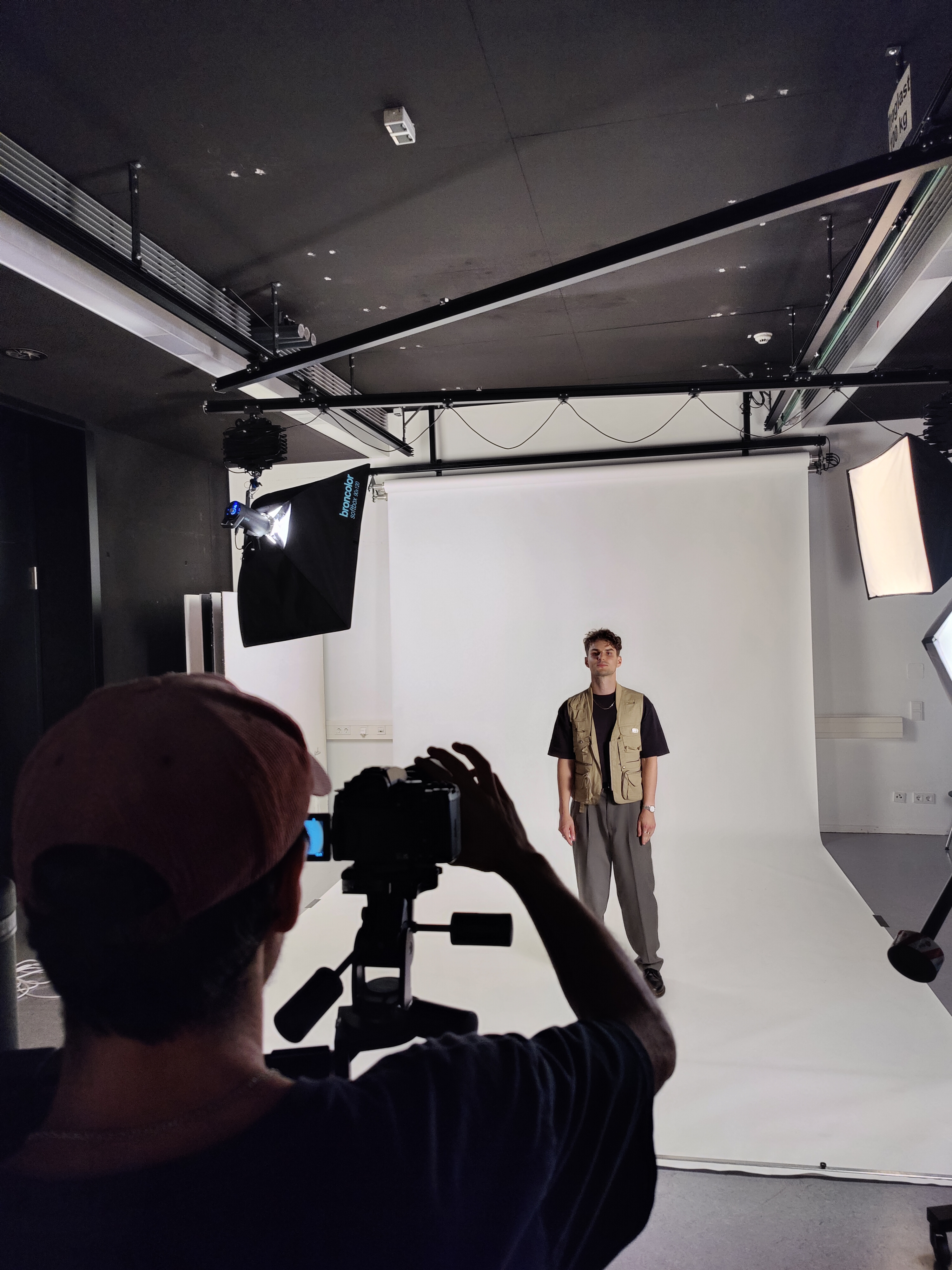 Hold It Down – BTS 16:9 B